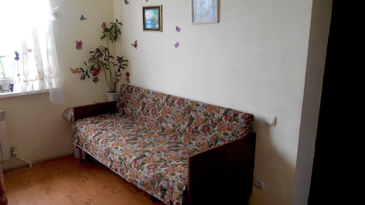 Canapé d'un vieux lit.