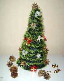 Arbre de Noël fabriqué à partir de matériaux de récupération