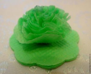 Sapin de Noël décoratif réalisé à partir de serviettes 