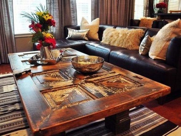 fabriquer une table à partir d'une vieille porte.