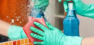 Comment laver un miroir sans laisser de traces