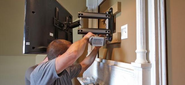 Comment accrocher une télévision au mur
