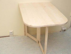 Comment fabriquer une table rectangulaire avec un mécanisme pliant.