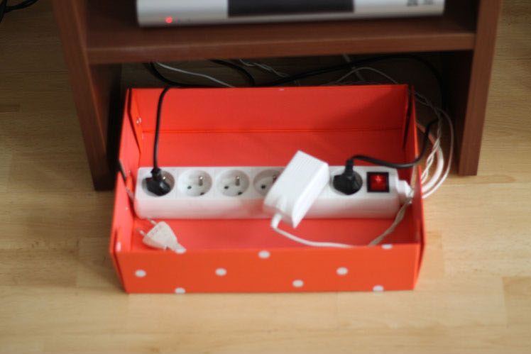 Comment cacher les fils d'un ordinateur sous une table