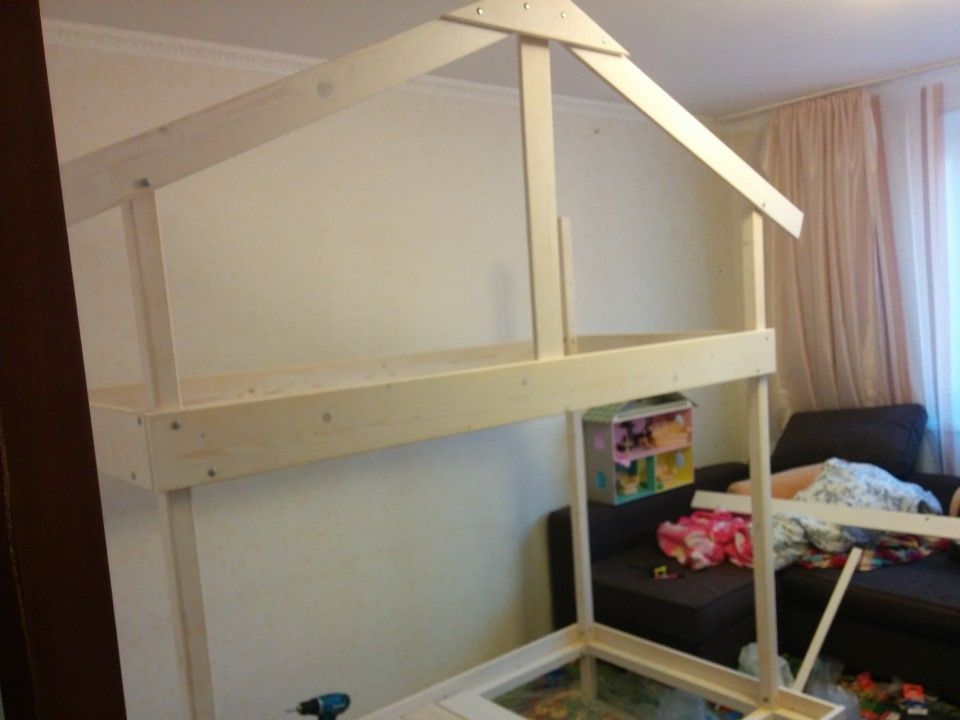 Lit de maison bricolage