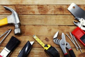 Outils pour faire une table.