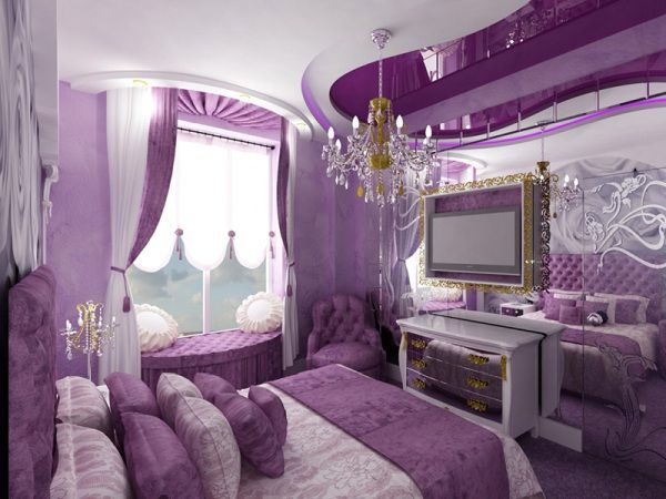 Mobilier de chambre dans les tons lilas.