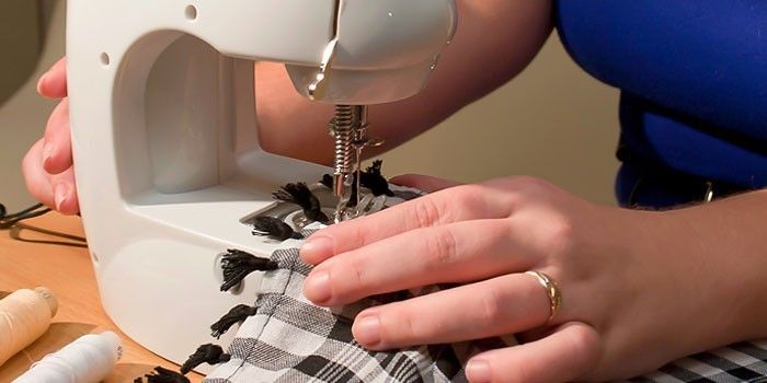 Une machine électromécanique convient aux manipulations simples.