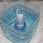 Support de sapin de Noël DIY avec de l'eau