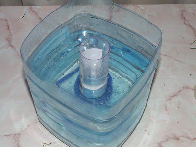 Support de sapin de Noël DIY avec de l'eau