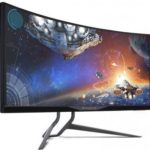 TV avec écran incurvé.