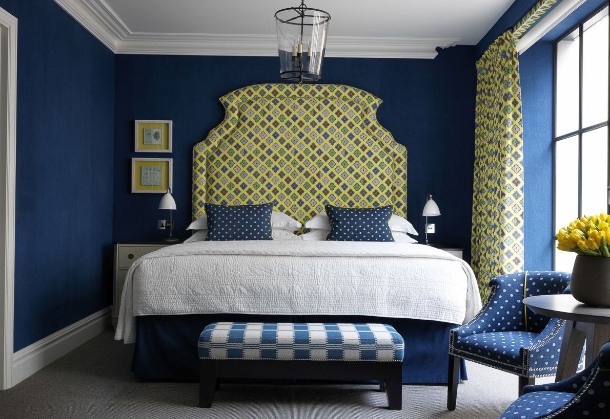 Combinaison de bleu et de jaune.