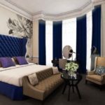 Combinaisons de bleu avec du beige et du marron.