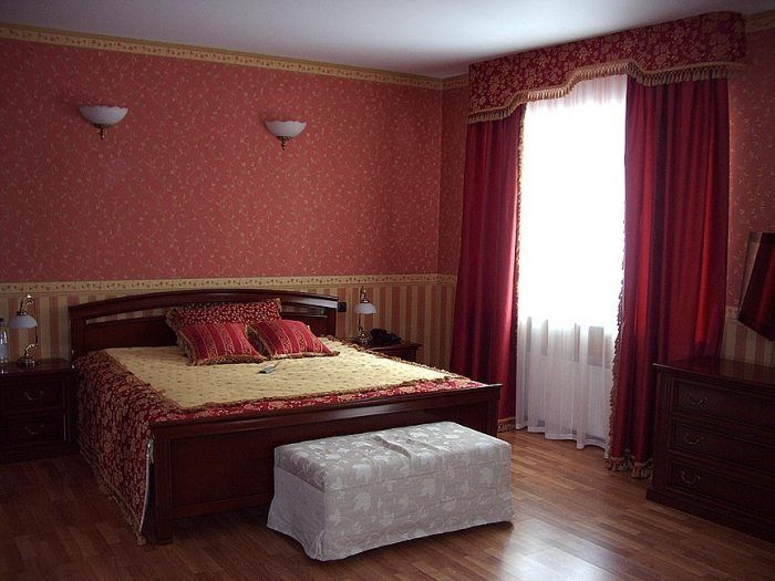 Option intérieure dans les tons bordeaux.