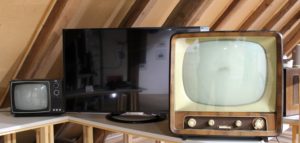 Télévision ancienne et nouvelle.