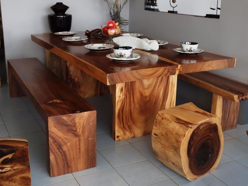 Table en bois massif