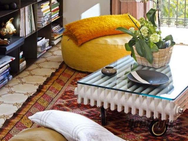 Table DIY réalisée à partir d'un radiateur.