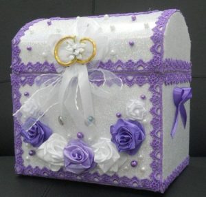 Coffre de mariage DIY pour de l'argent.