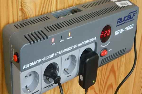 Connexion de plusieurs appareils au stabilisateur.