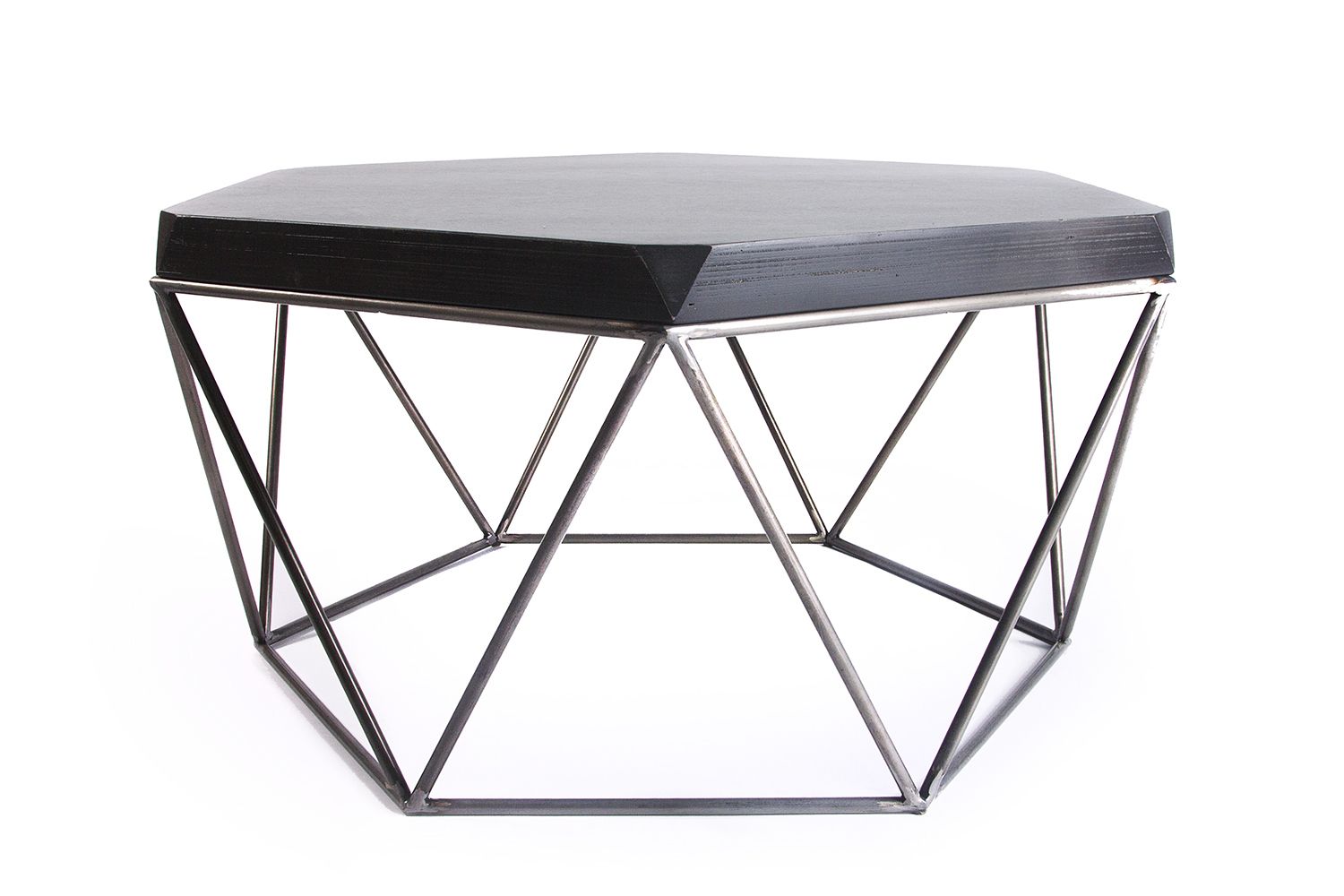 Table basse en métal.