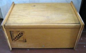 que faire avec une vieille boîte à pain en bois