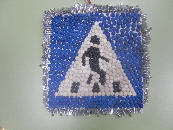 Panneau de signalisation DIY sur le sapin de Noël