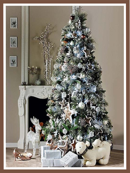 Décor en épicéa argenté et doré.