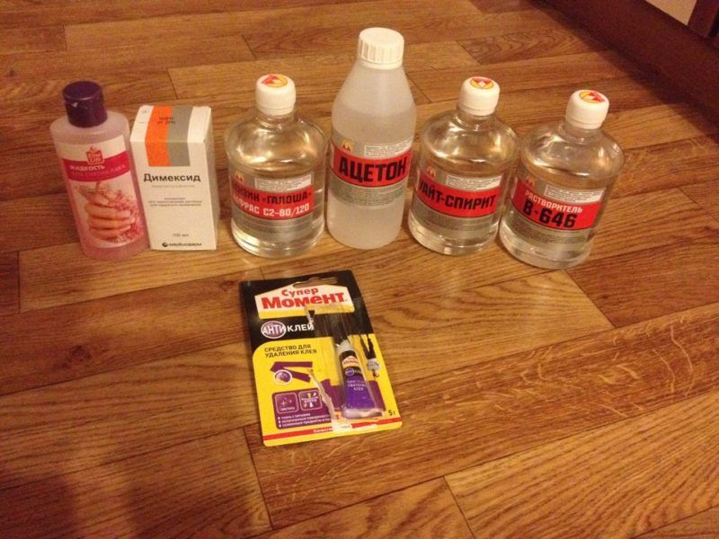 Retirer la super colle du linoléum