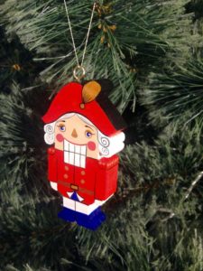 schéma du jouet Casse-Noisette sur le sapin de Noël