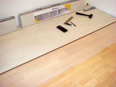 pose d'un nouveau revêtement de sol stratifié