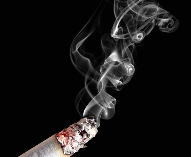 pourquoi la fumée est-elle âcre