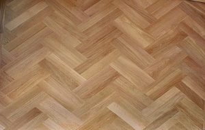 pose de parquet à bâtons rompus