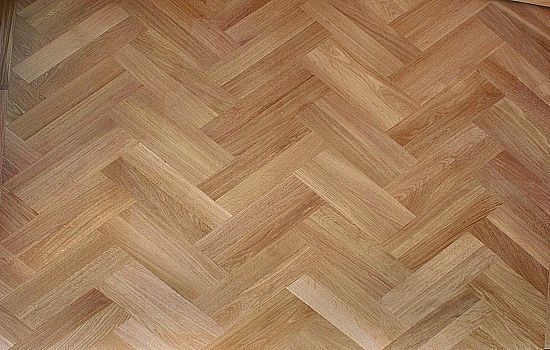 pose de parquet à bâtons rompus