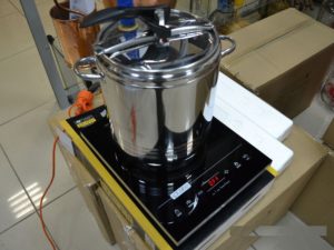 cuisiner du clair de lune dans une cuisinière à induction