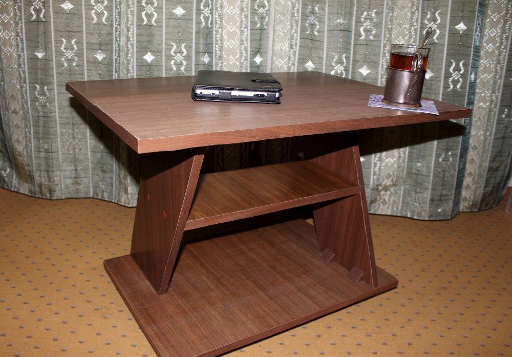 table basse en aggloméré