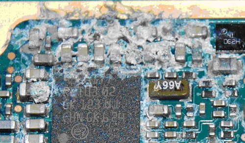 De l'eau est entrée dans la télé