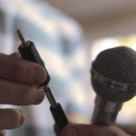 Comment connecter un microphone karaoké à votre téléviseur