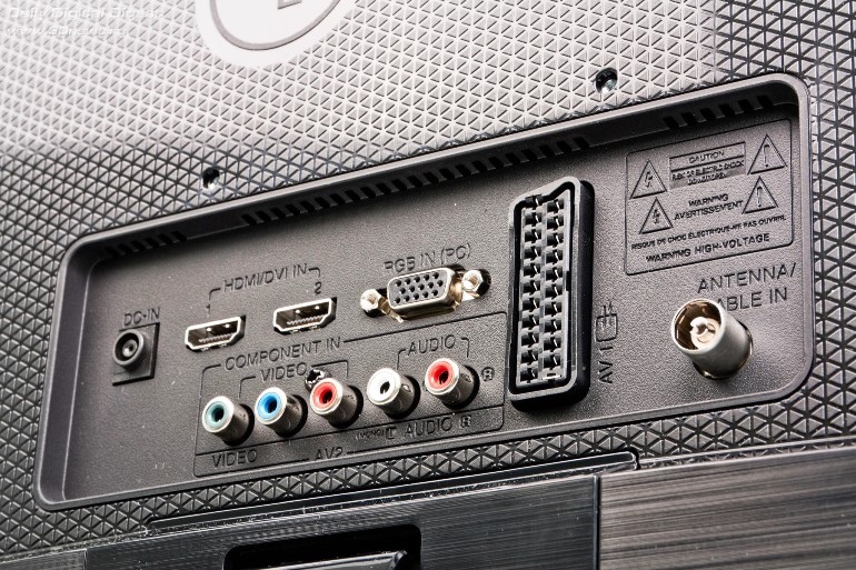 Connecteurs audio sur le téléviseur.