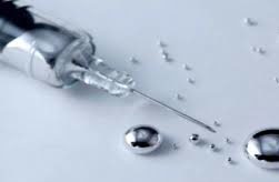 Nettoyage avec une seringue.