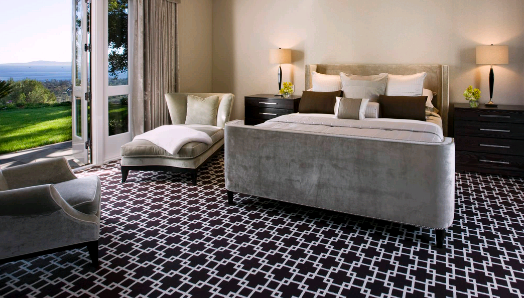 Tapis acrylique à motif.