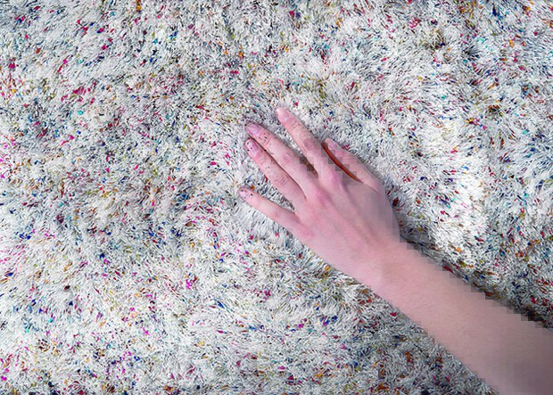 Comment soulever des poils sur un tapis