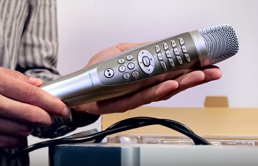 Utilisation d'un microphone filaire.