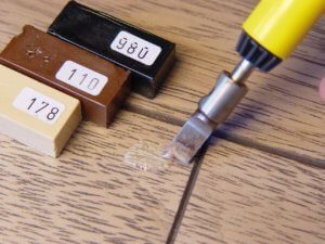 Comment réparer un éclat dans un revêtement de sol stratifié