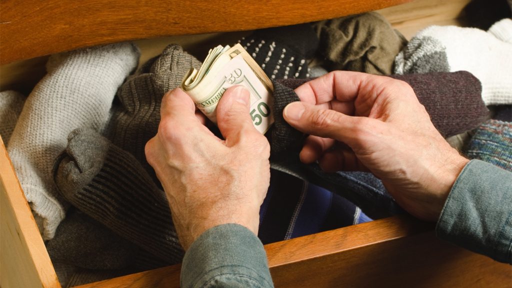 dans un tiroir à vêtements