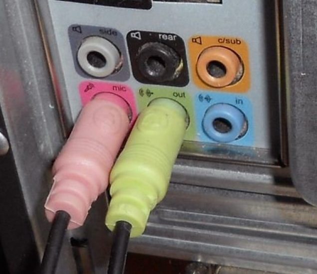 Connecteur pour connecter un microphone à un PC.