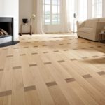 Carreaux PVC à l'intérieur.