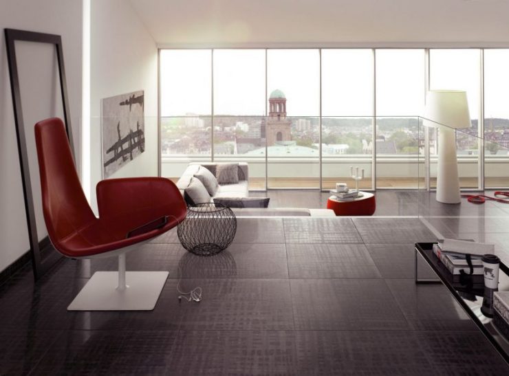 Carrelage au sol dans le hall