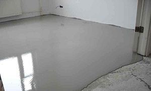 Combien de temps faut-il pour qu'un sol autonivelant sèche sous un stratifié ?