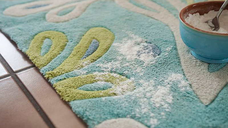 Méthodes traditionnelles pour éliminer les odeurs des tapis.