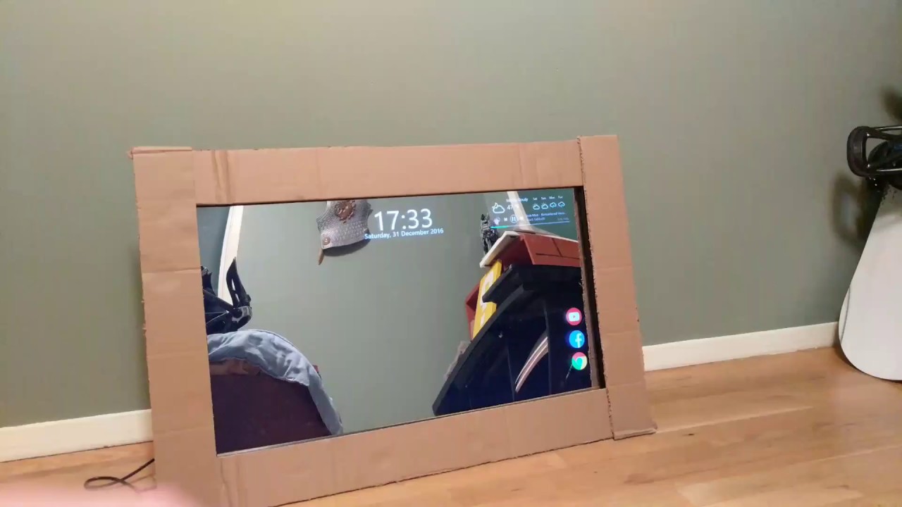 Miroir intelligent d'un ancien moniteur.